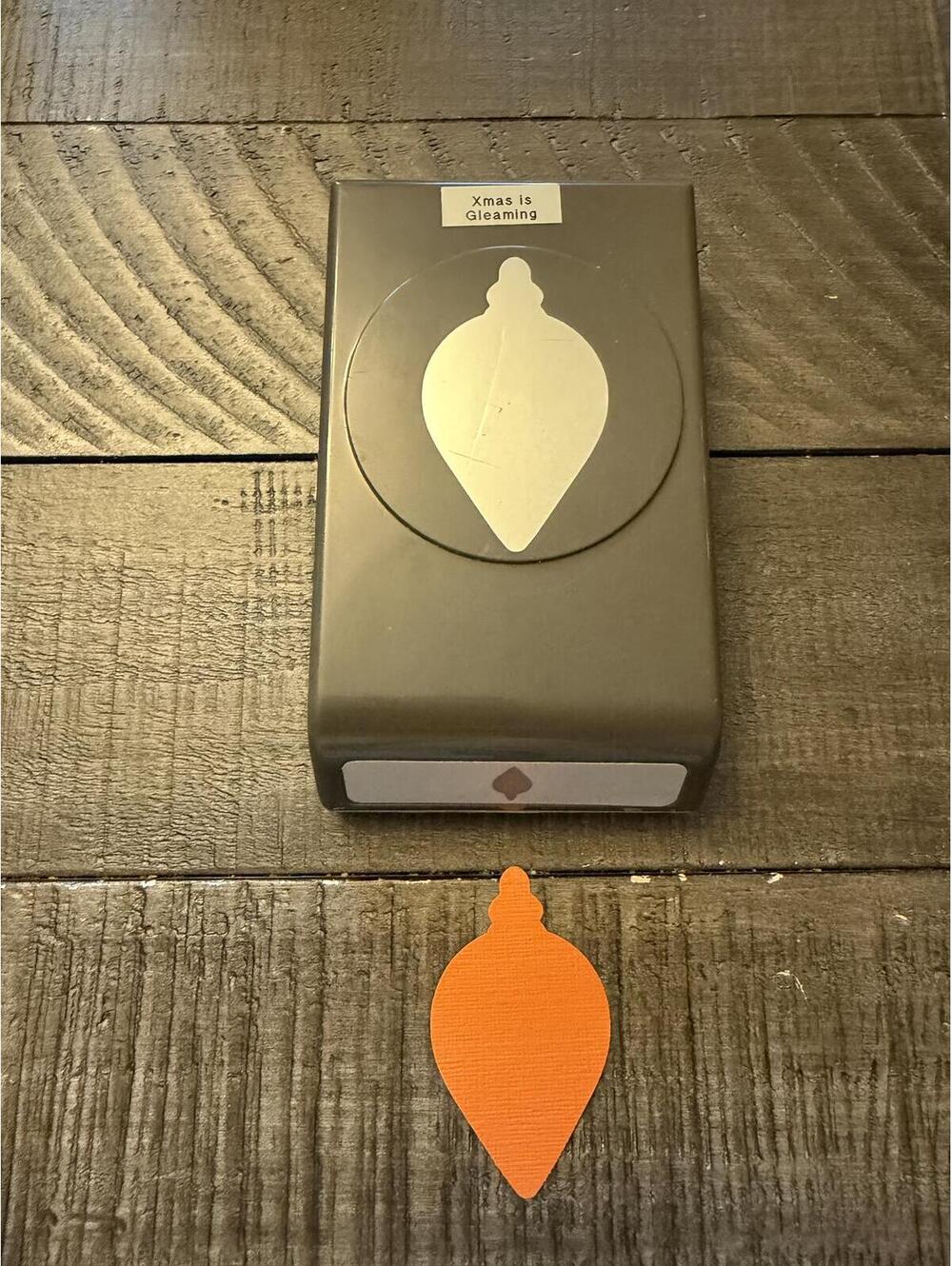 Stampin’ Up Gleaming Ornament Shape Punch